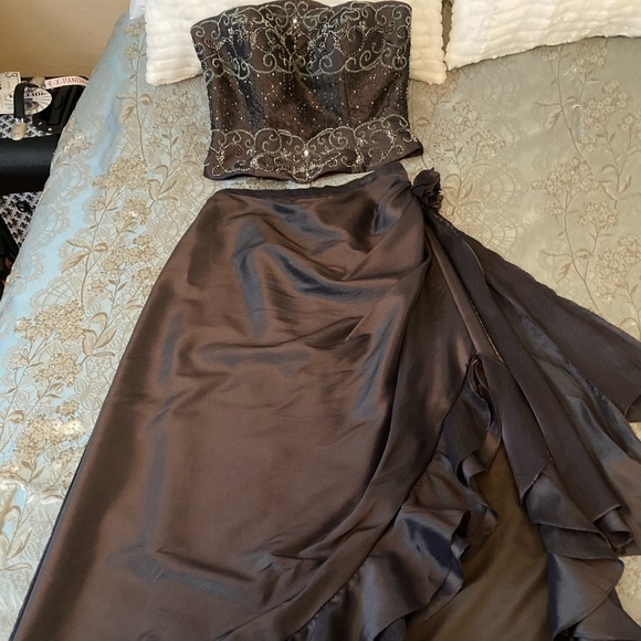 Two Piece Gown - Picture 1 of 4